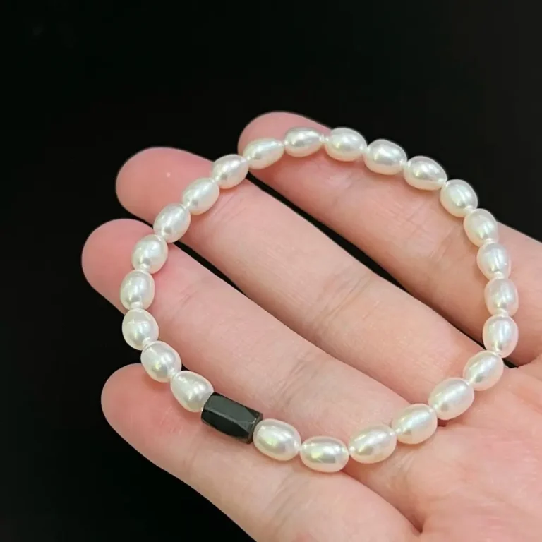 AA Quality 5-6mm white rice shaped freshwater Pearl Bracelet